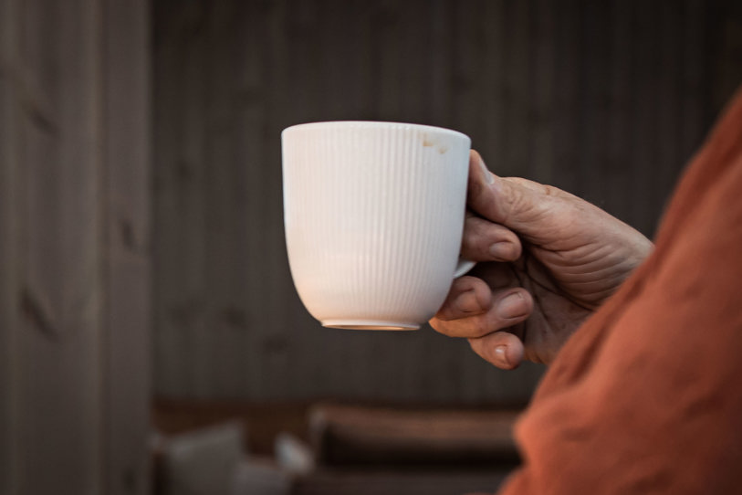 Nærbilde av kaffekopp. 